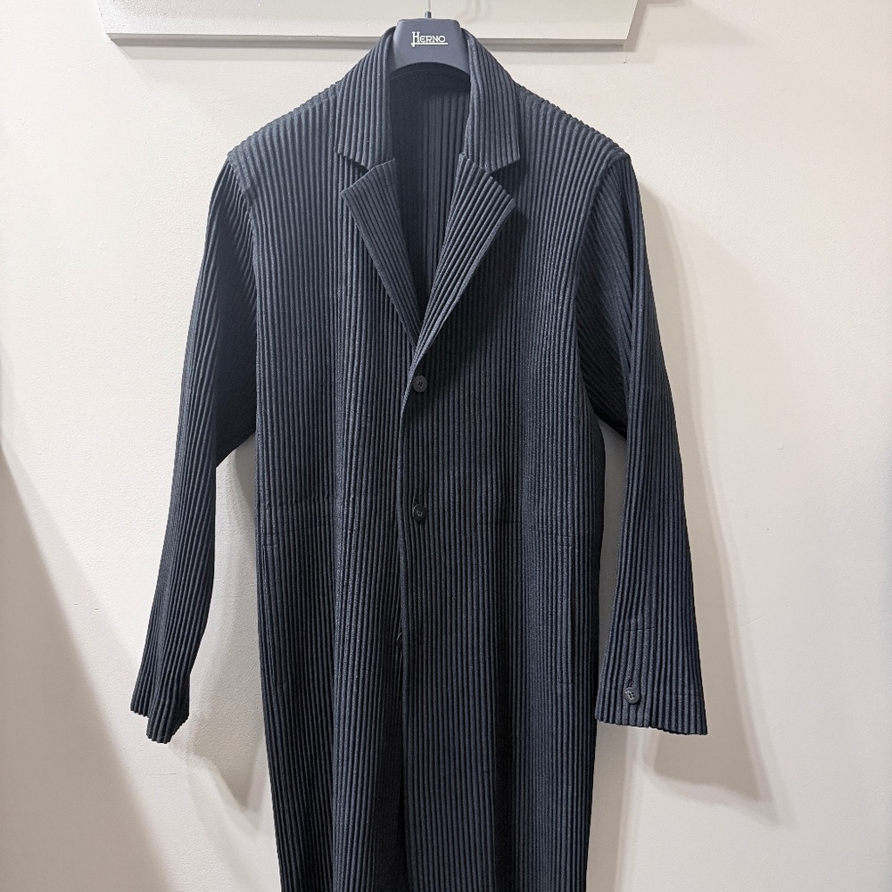 Homme Plissé Issey Miyake plissé single-breasted coat